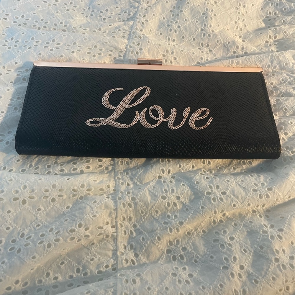 💕LOVE Clutch💕